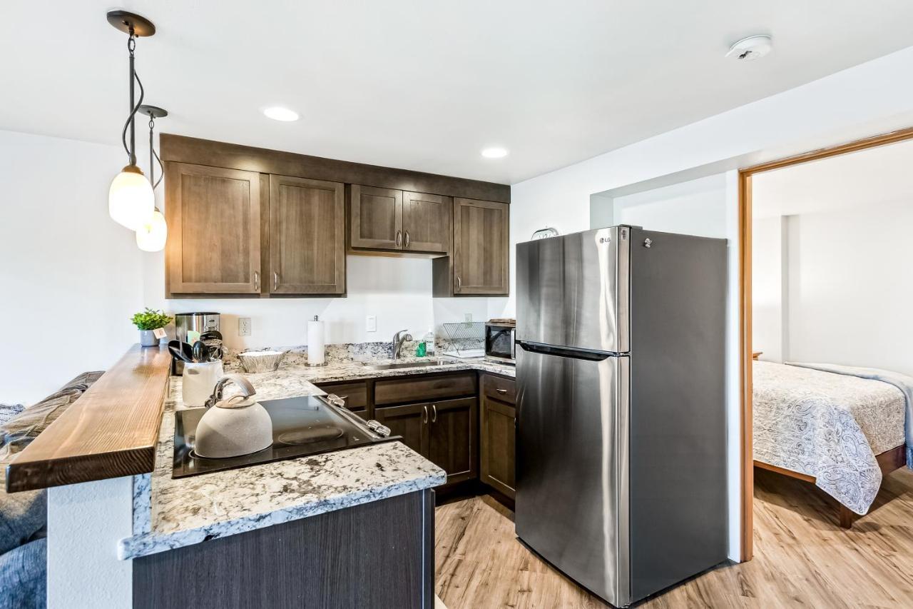 Driftwood Waterfront Gem Apartment Сандпойнт Екстериор снимка