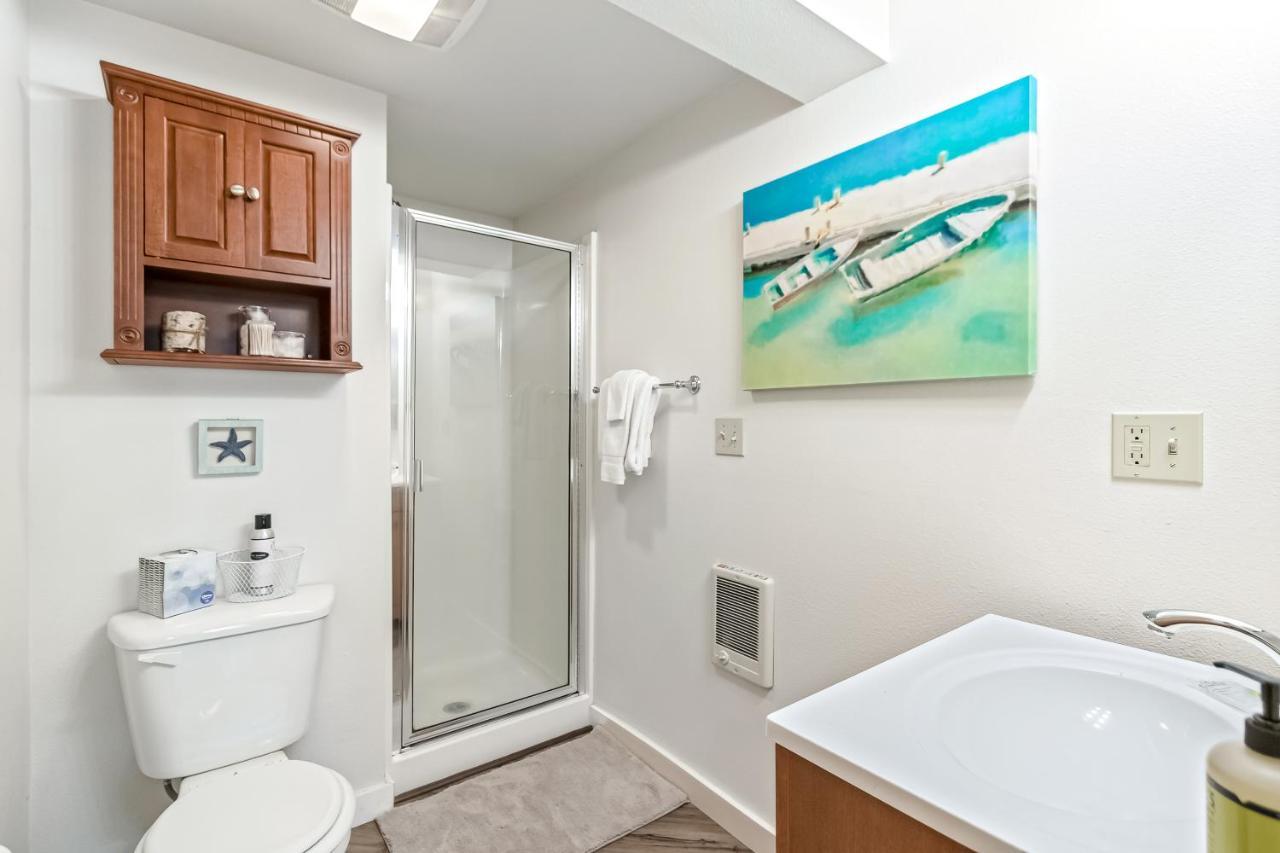 Driftwood Waterfront Gem Apartment Сандпойнт Екстериор снимка